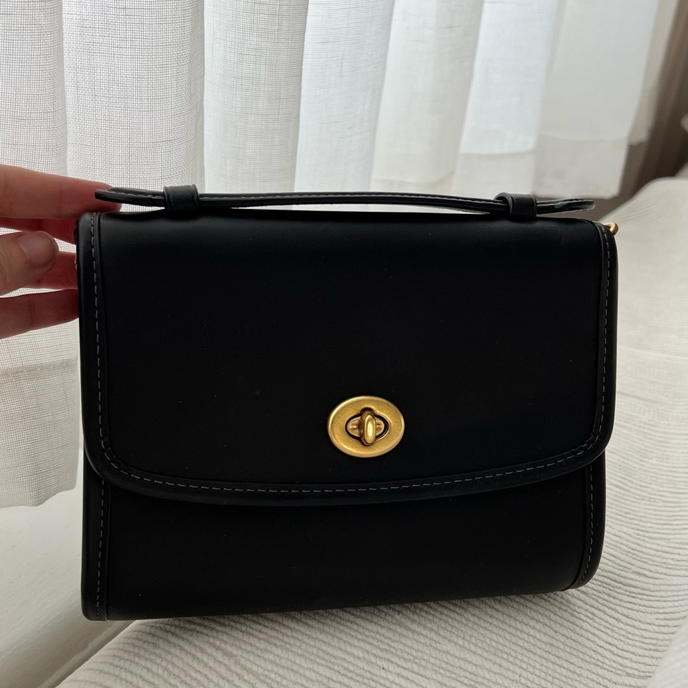 COACH KIP Turnlock Crossbody